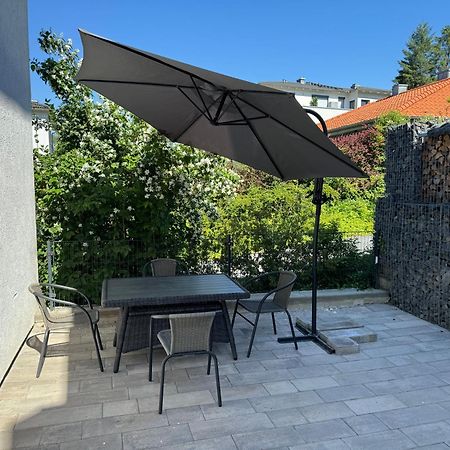 Ferienwohnung "Sorgenfrei" In Coburg ! - Im Eg Mit Privatparkplatz & Balkon Exterior photo