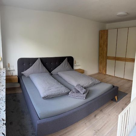 Ferienwohnung "Sorgenfrei" In Coburg ! - Im Eg Mit Privatparkplatz & Balkon Exterior photo