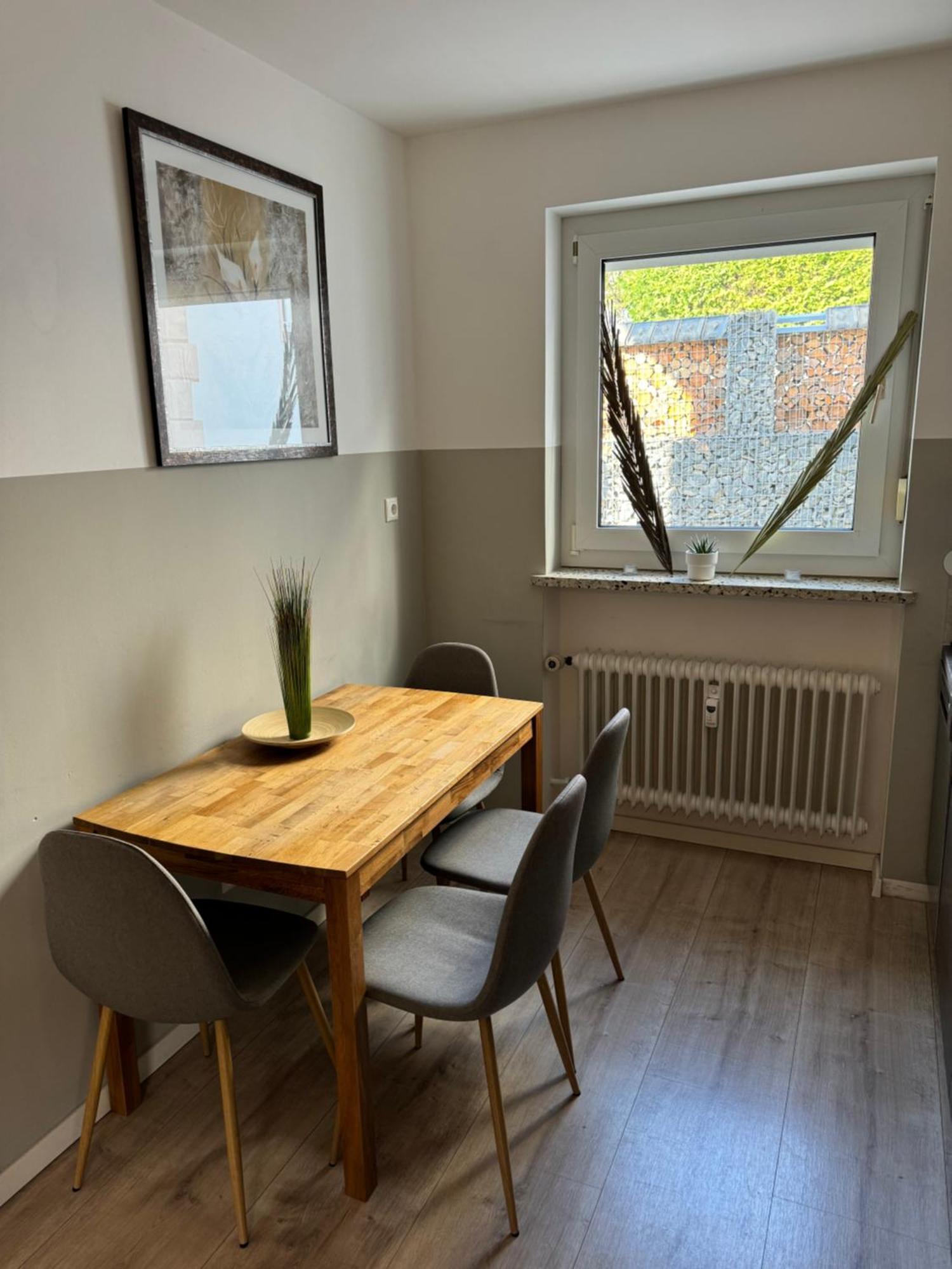 Ferienwohnung "Sorgenfrei" In Coburg ! - Im Eg Mit Privatparkplatz & Balkon Exterior photo